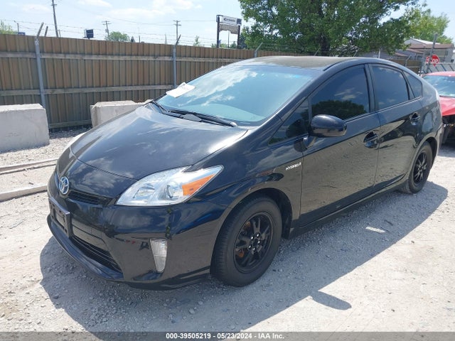 Toyota Prius Three 2014 JTDKN3DU1E1759265 Image 2