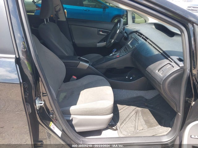 Toyota Prius Three 2014 JTDKN3DU1E1759265 Image 5
