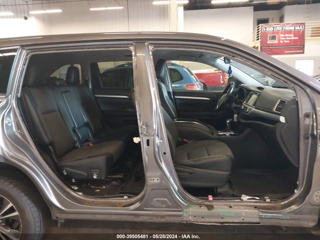 Toyota Highlander Le Plus 2017 5TDBZRFH0HS388405 Image 13