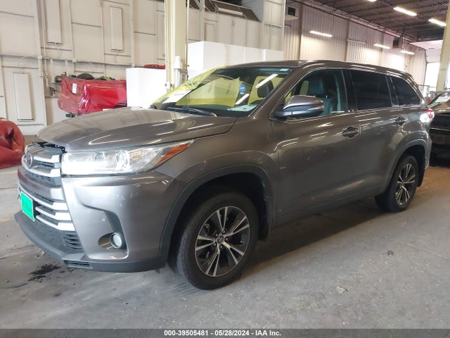 Toyota Highlander Le Plus 2017 5TDBZRFH0HS388405 Image 2