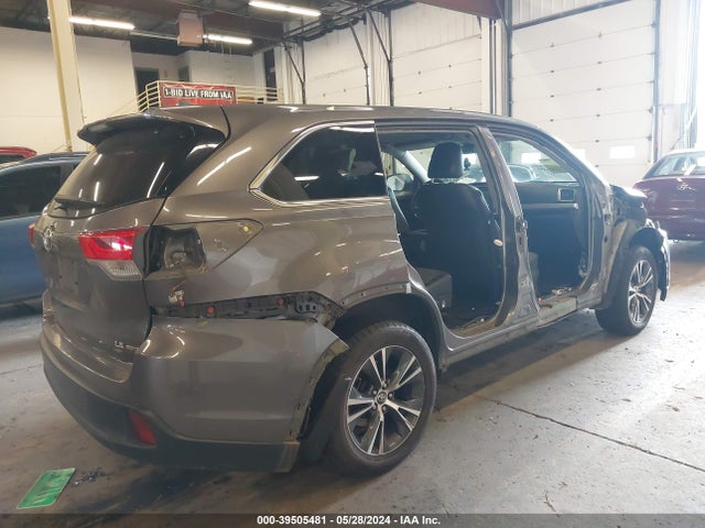 Toyota Highlander Le Plus 2017 5TDBZRFH0HS388405 Image 4