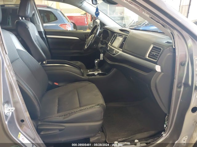 Toyota Highlander Le Plus 2017 5TDBZRFH0HS388405 Image 5