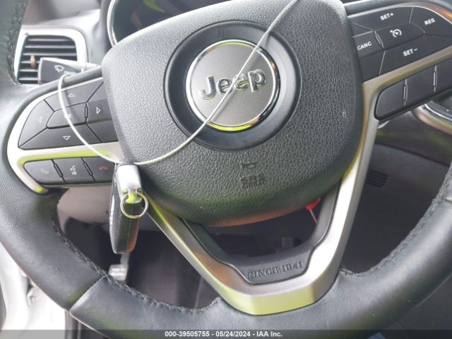 1C4RJEAG4JC368632 Jeep Grand Cherokee Laredo E 4x2