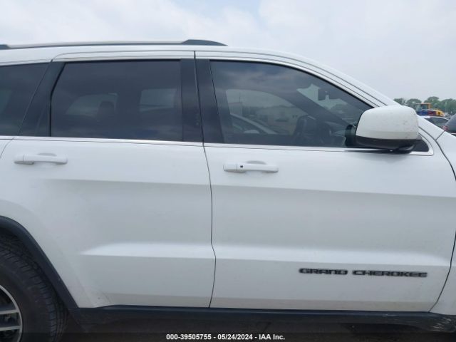 1C4RJEAG4JC368632 Jeep Grand Cherokee Laredo E 4x2