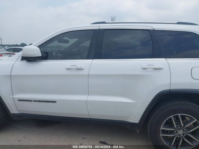 1C4RJEAG4JC368632 Jeep Grand Cherokee Laredo E 4x2