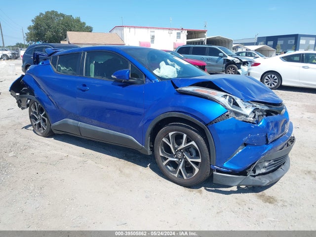 Toyota C-HR XLE 2018 NMTKHMBXXJR011037 главное изображение