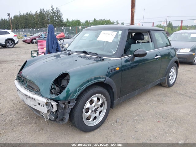 2002 MINI COOPER WMWRC33462TC37091 Photo 1