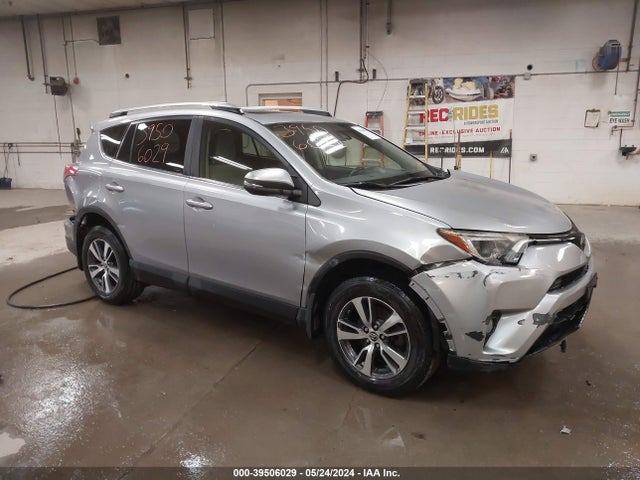 Toyota Rav4 Xle 2018 JTMRFREVXJD245669 головне зображення