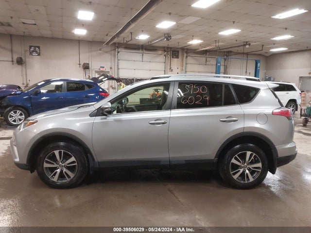 Toyota Rav4 Xle 2018 JTMRFREVXJD245669 Image 14