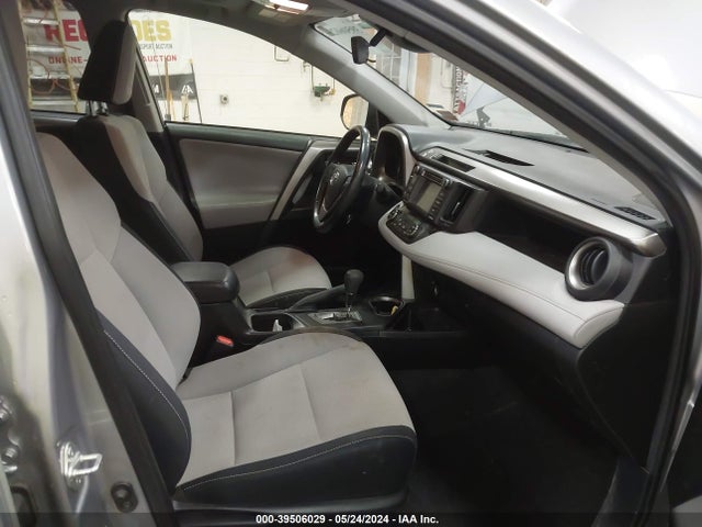 Toyota Rav4 Xle 2018 JTMRFREVXJD245669 Image 5