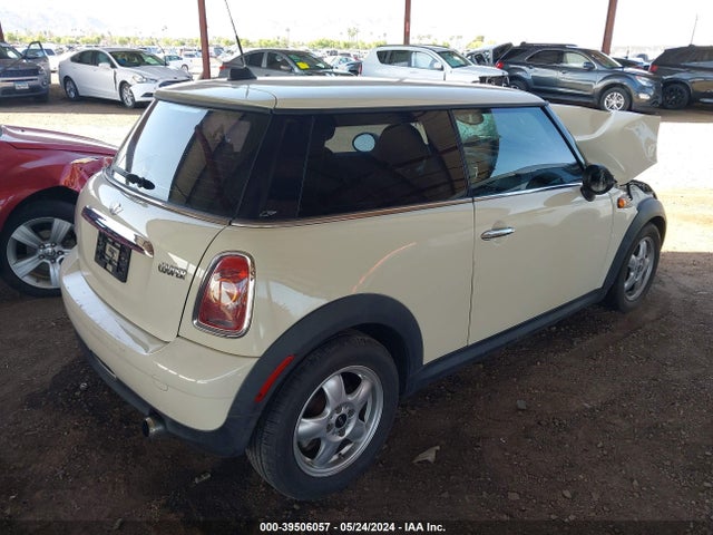 2010 MINI COOPER WMWMF3C50ATZ62482 Photo 3