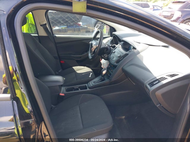Ford FOCUS SE 2018 1FADP3FE8JL331822 Image 5