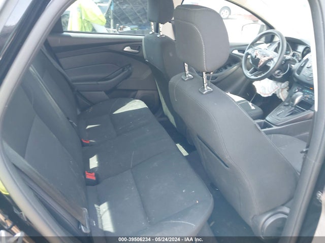Ford FOCUS SE 2018 1FADP3FE8JL331822 Image 8