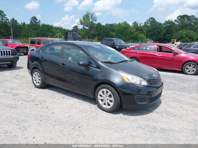 2015 KNADM4A33F6459385 main image
