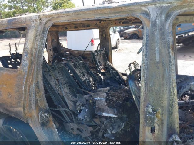 1C4SJUDT8NS167767 Jeep Wagoneer Series Iii 4x2