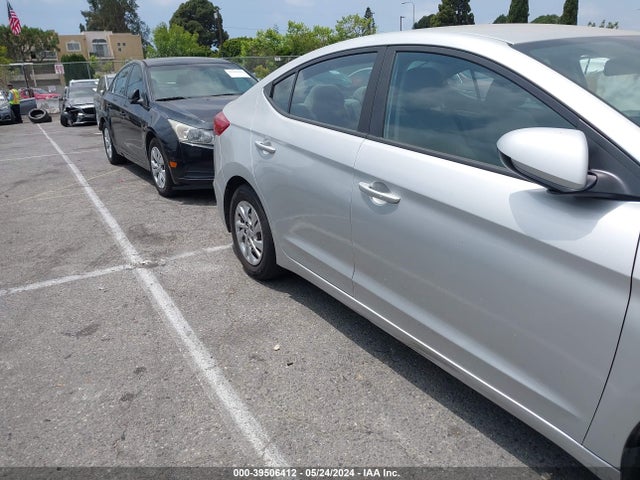 Hyundai ELANTRA SE 2017 5NPD74LF9HH190660 Image 6