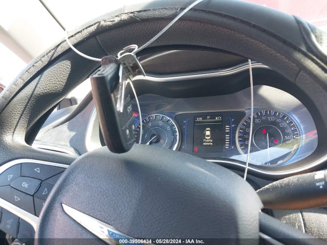 1C3CCCAB4GN152175 Chrysler 200 Limited