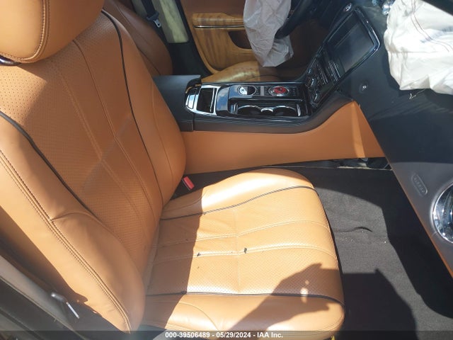 2011 JAGUAR XJ SAJWA1GEXBMV02624 Photo 4