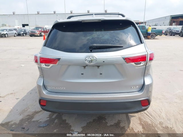 Toyota Highlander Xle V6 2014 5TDKKRFH3ES017111 Image 16