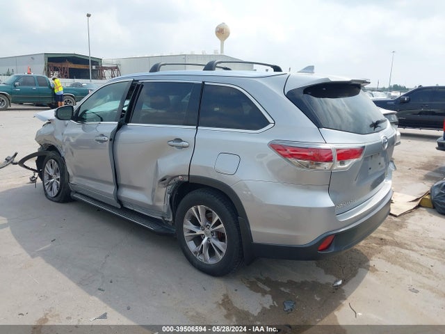 Toyota Highlander Xle V6 2014 5TDKKRFH3ES017111 Image 3