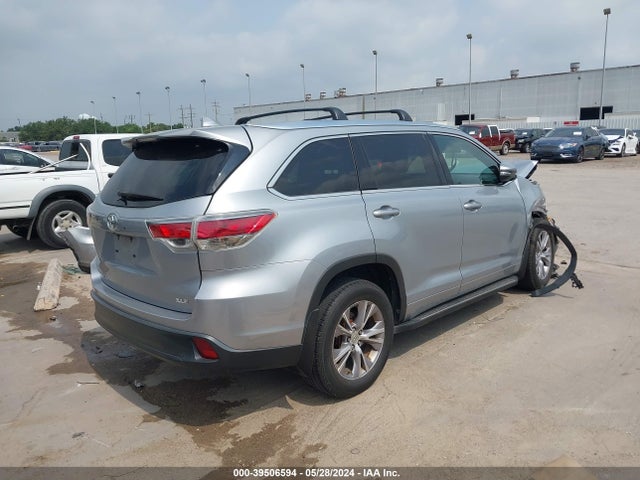 Toyota Highlander Xle V6 2014 5TDKKRFH3ES017111 Image 4