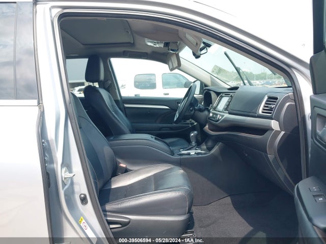 Toyota Highlander Xle V6 2014 5TDKKRFH3ES017111 Image 5