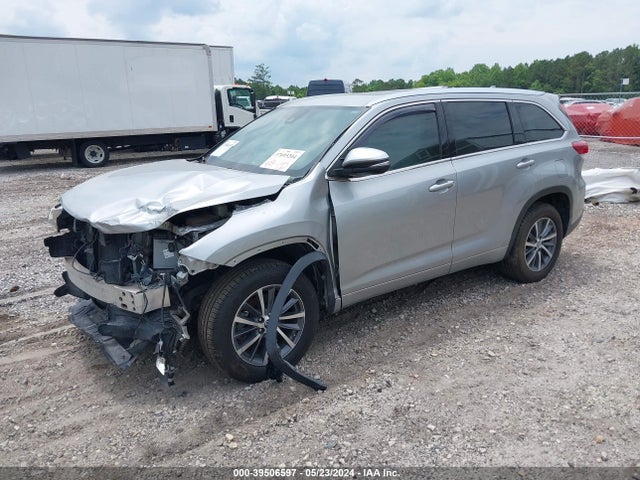 5TDKZRFH7HS523394 Toyota Highlander Xle