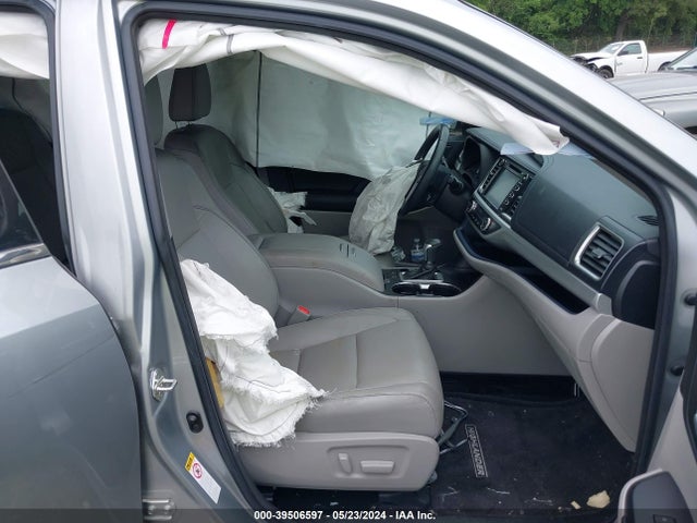 5TDKZRFH7HS523394 Toyota Highlander Xle