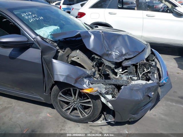 Honda Civic Lx 2018 2HGFC2F54JH601930 Image 19