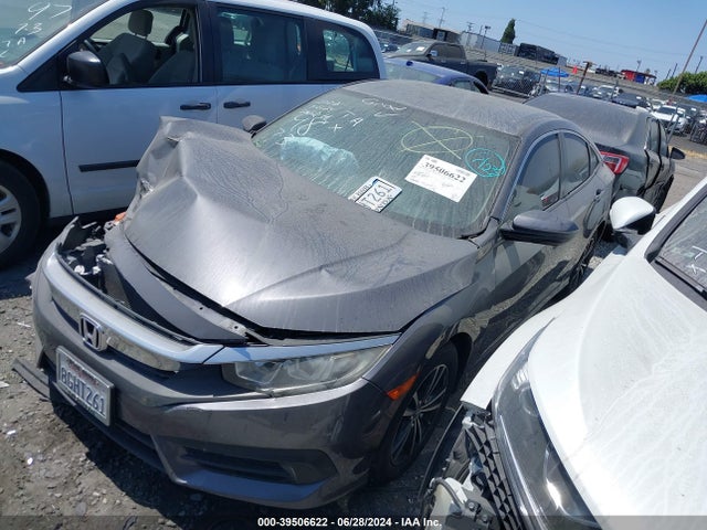 Honda Civic Lx 2018 2HGFC2F54JH601930 Image 2