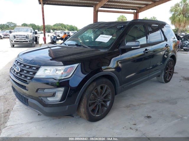 Ford EXPLORER XLT 2017 1FM5K7D83HGB61739 Image 2