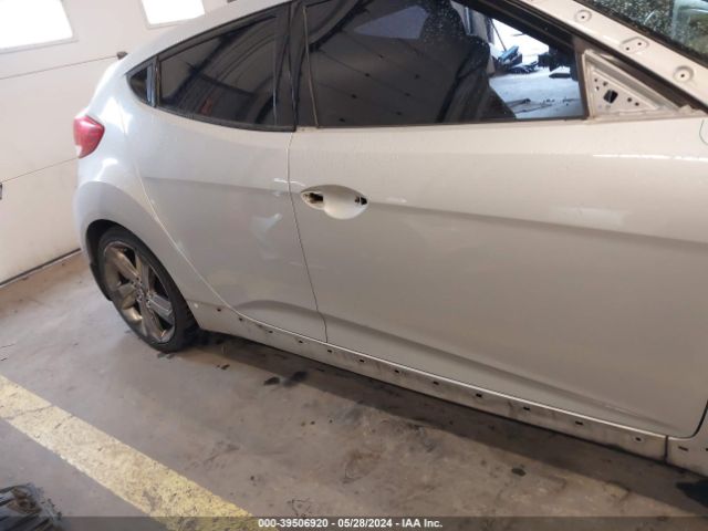KMHTC6AE9FU233812 Hyundai Veloster Turbo