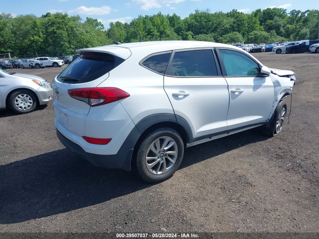 Hyundai TUCSON SE 2018 KM8J23A41JU773258 Image 4