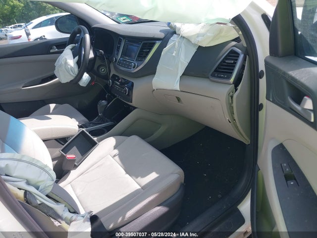 Hyundai TUCSON SE 2018 KM8J23A41JU773258 Image 5