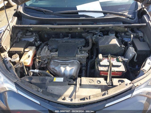 Toyota RAV4 LE 2016 JTMZFREV7GJ084420 Image 10
