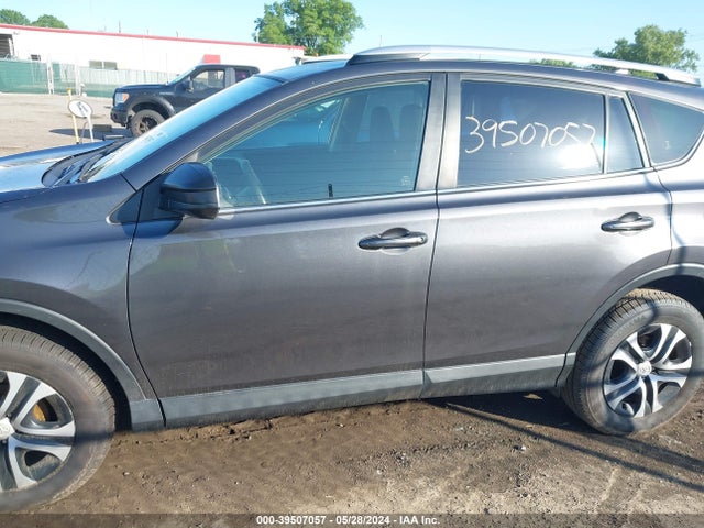 Toyota RAV4 LE 2016 JTMZFREV7GJ084420 Image 14