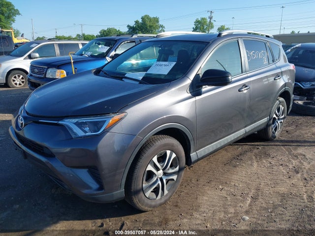 Toyota RAV4 LE 2016 JTMZFREV7GJ084420 Image 2