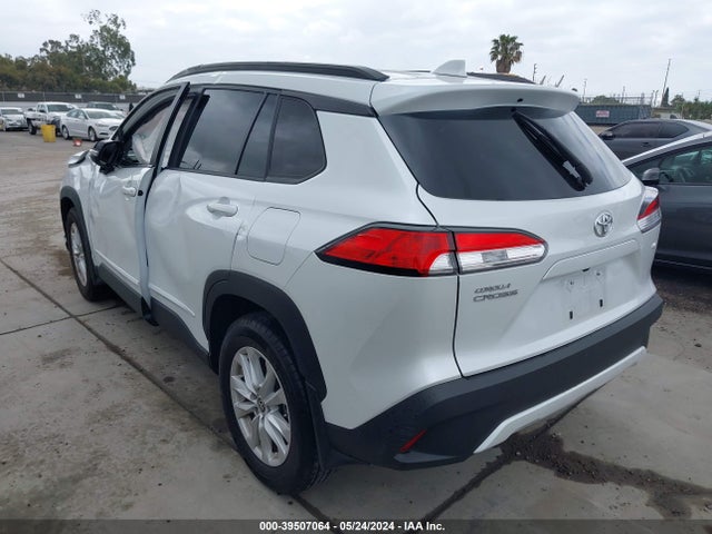 Toyota Corolla Cross Le 2022 7MUBAAAGXNV009824 Image 3