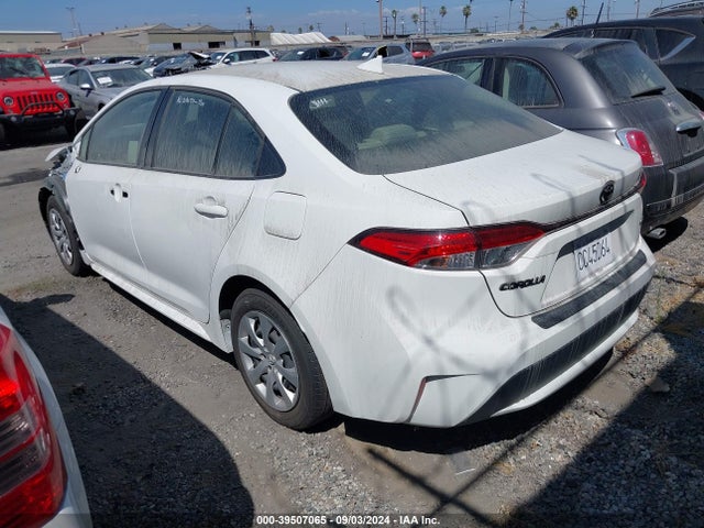 Toyota COROLLA LE 2022 JTDEPMAE9N3014438 Image 3