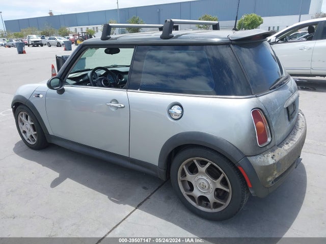 2002 MINI COOPER S WMWRE33442TD55215 Photo 2