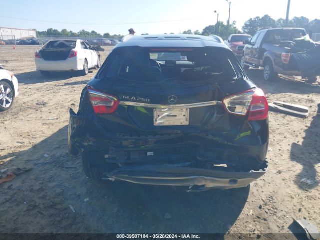 WDCTG4EB8FJ132933 Mercedes-Benz GLA 250