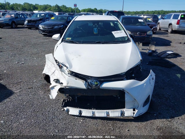 Toyota COROLLA LE 2018 2T1BURHE9JC066491 Image 13