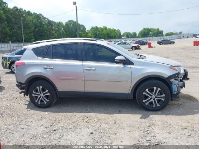 JTMWFREVXJJ208707 Toyota Rav4 Xle