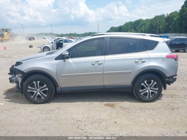 JTMWFREVXJJ208707 Toyota Rav4 Xle