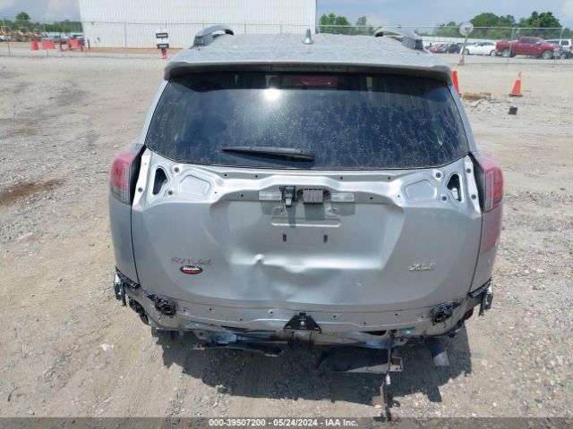 JTMWFREVXJJ208707 Toyota Rav4 Xle