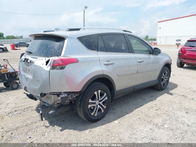 JTMWFREVXJJ208707 Toyota Rav4 Xle