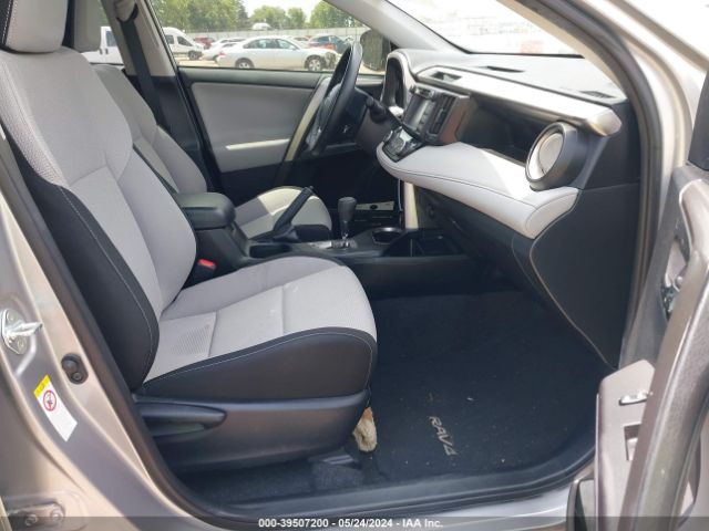 JTMWFREVXJJ208707 Toyota Rav4 Xle