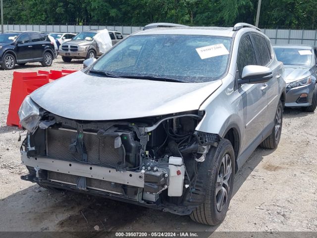 JTMWFREVXJJ208707 Toyota Rav4 Xle