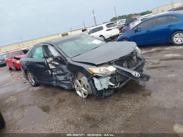 2014 4T1BF1FK9EU329586 main image