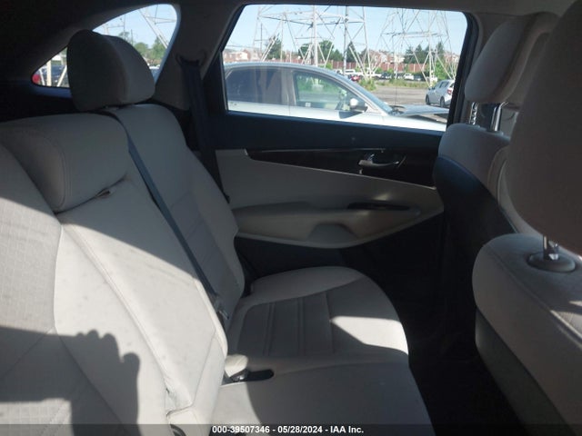 KIA Sorento 3.3l Lx 2016 5XYPGDA57GG103237 Image 8